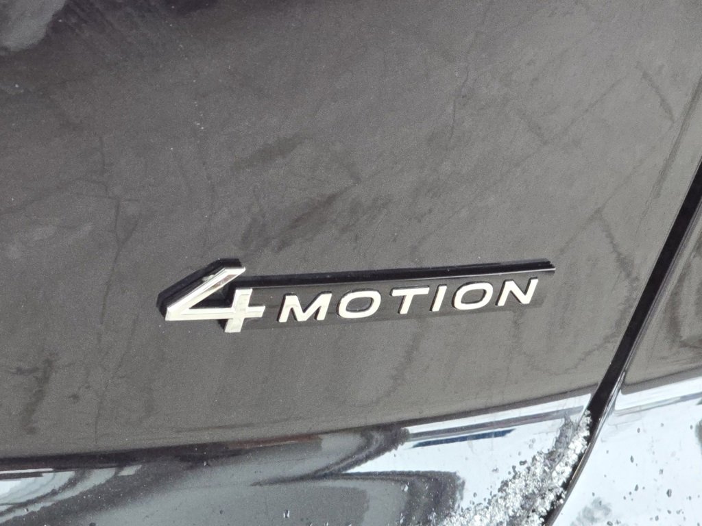 New 2024 Volkswagen Atlas Cross Sport SEL R-Line image 8