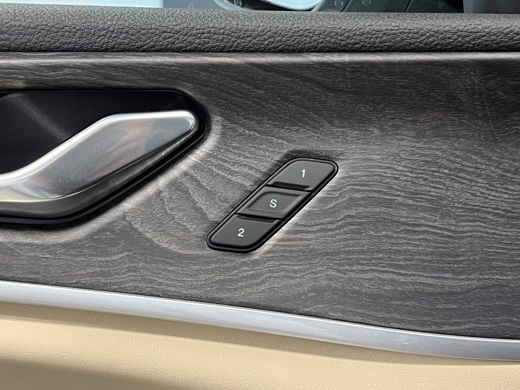 New 2025 Jeep Grand Cherokee Limited w/ Luxury Tech Group II image 28