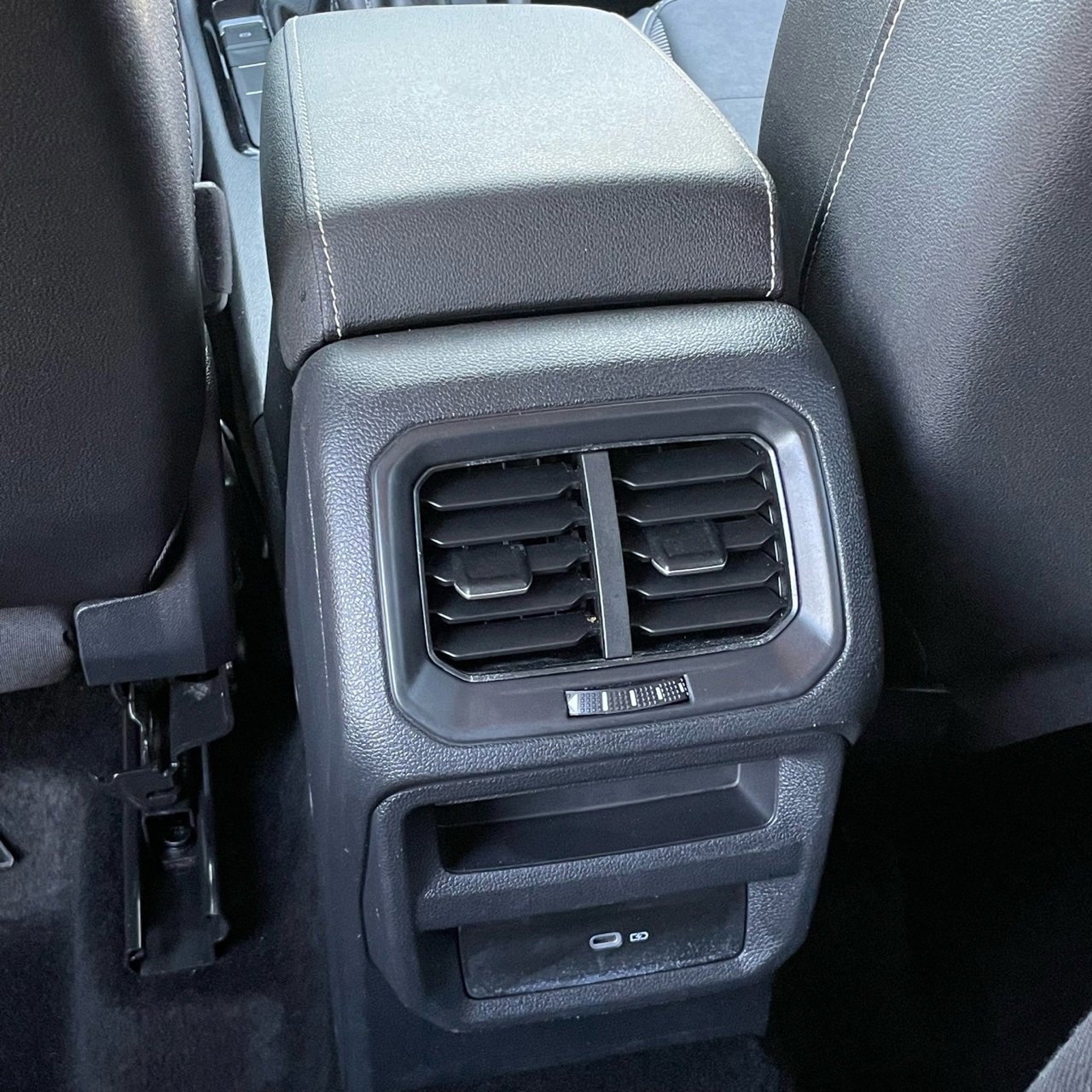 Used 2024 Volkswagen Taos SE image 22