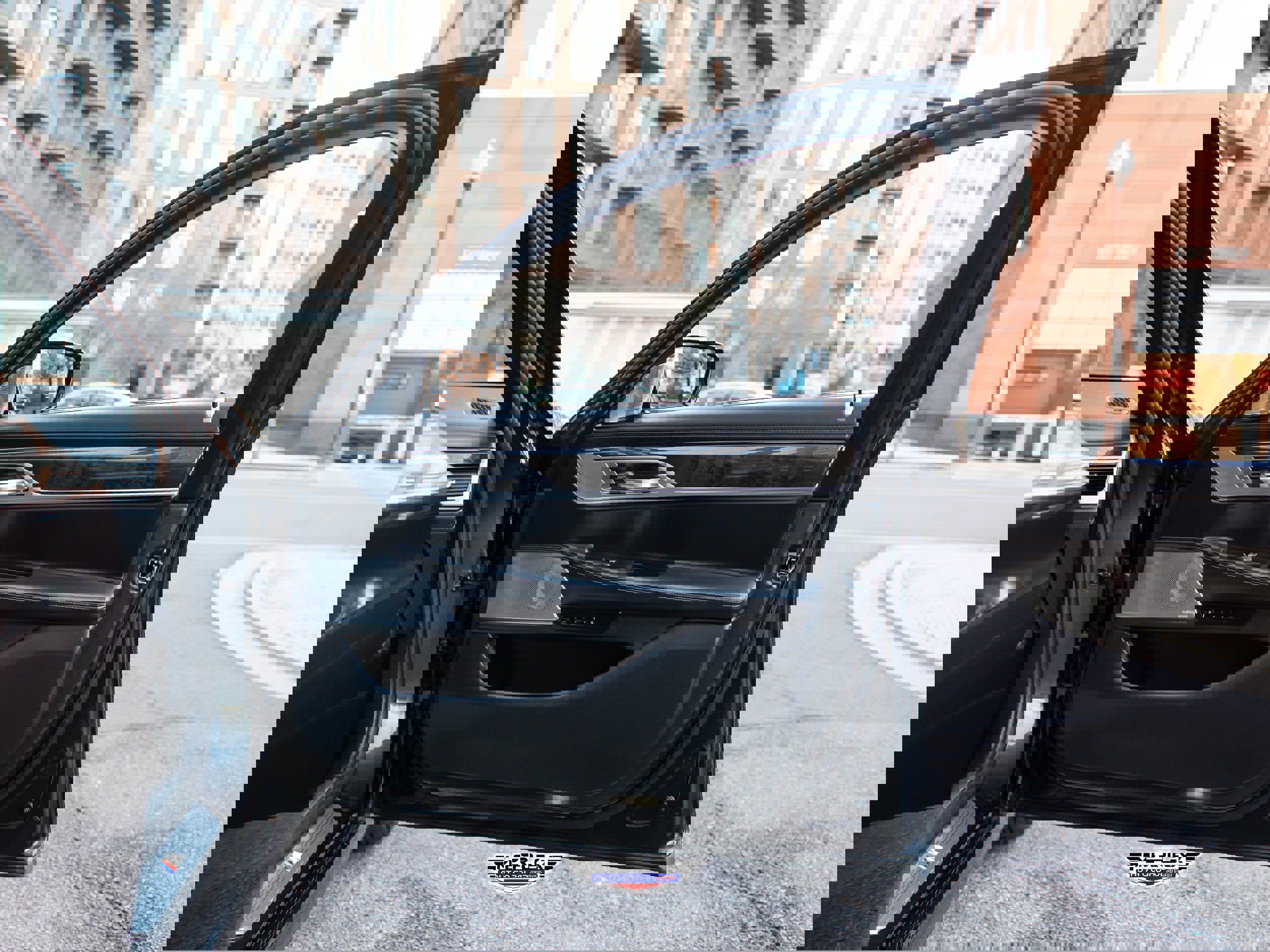 Used 2019 BMW 750i xDrive w/ Executive Package image 48