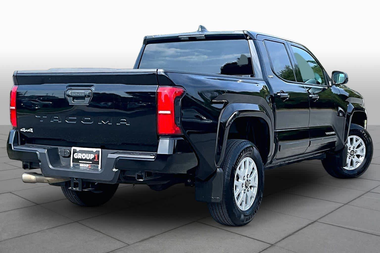 Used 2025 Toyota Tacoma SR5 AWD/4WD image 13