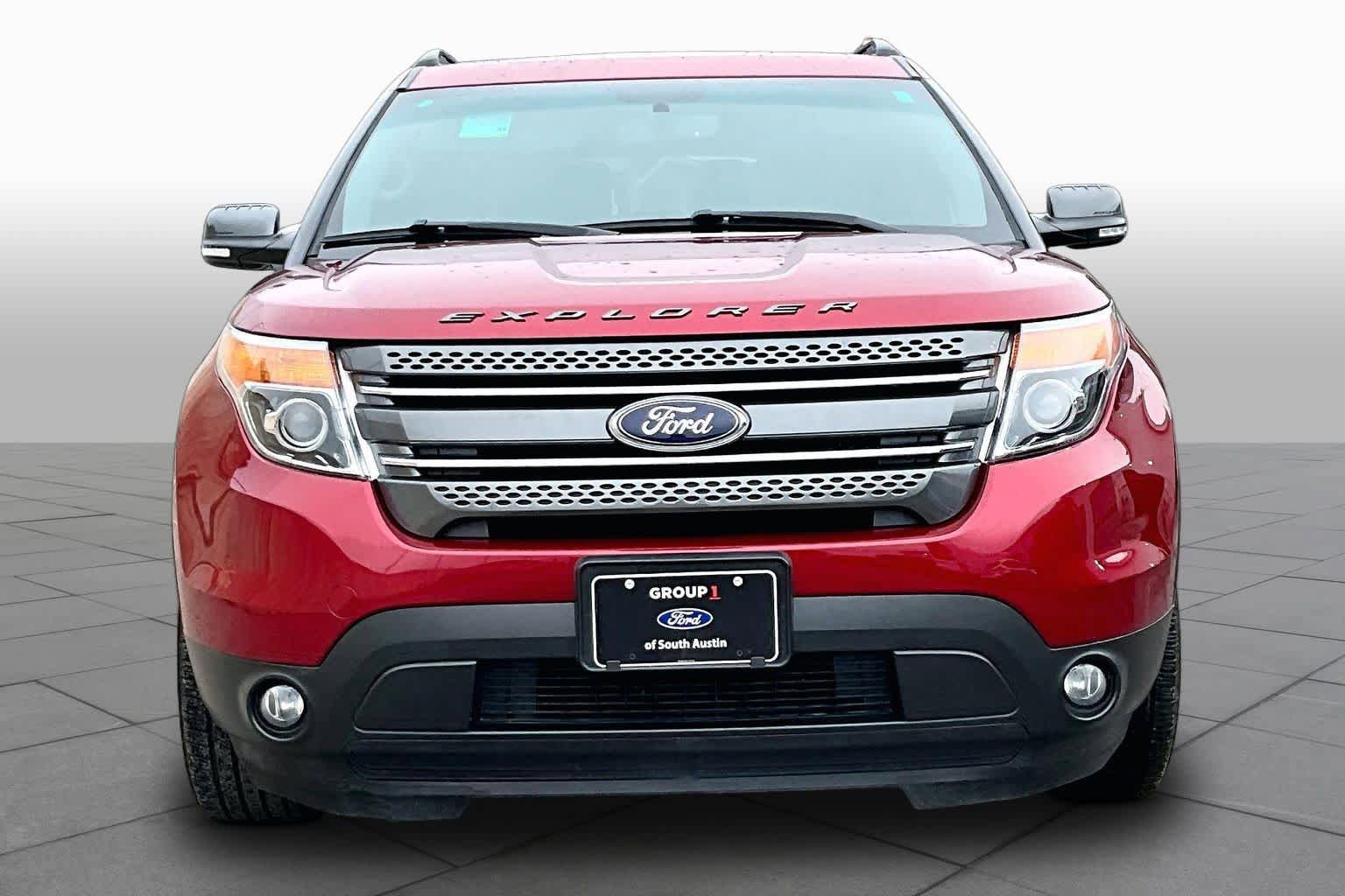 Used 2015 Ford Explorer XLT w/ Equipment Group 202A FWD image 4