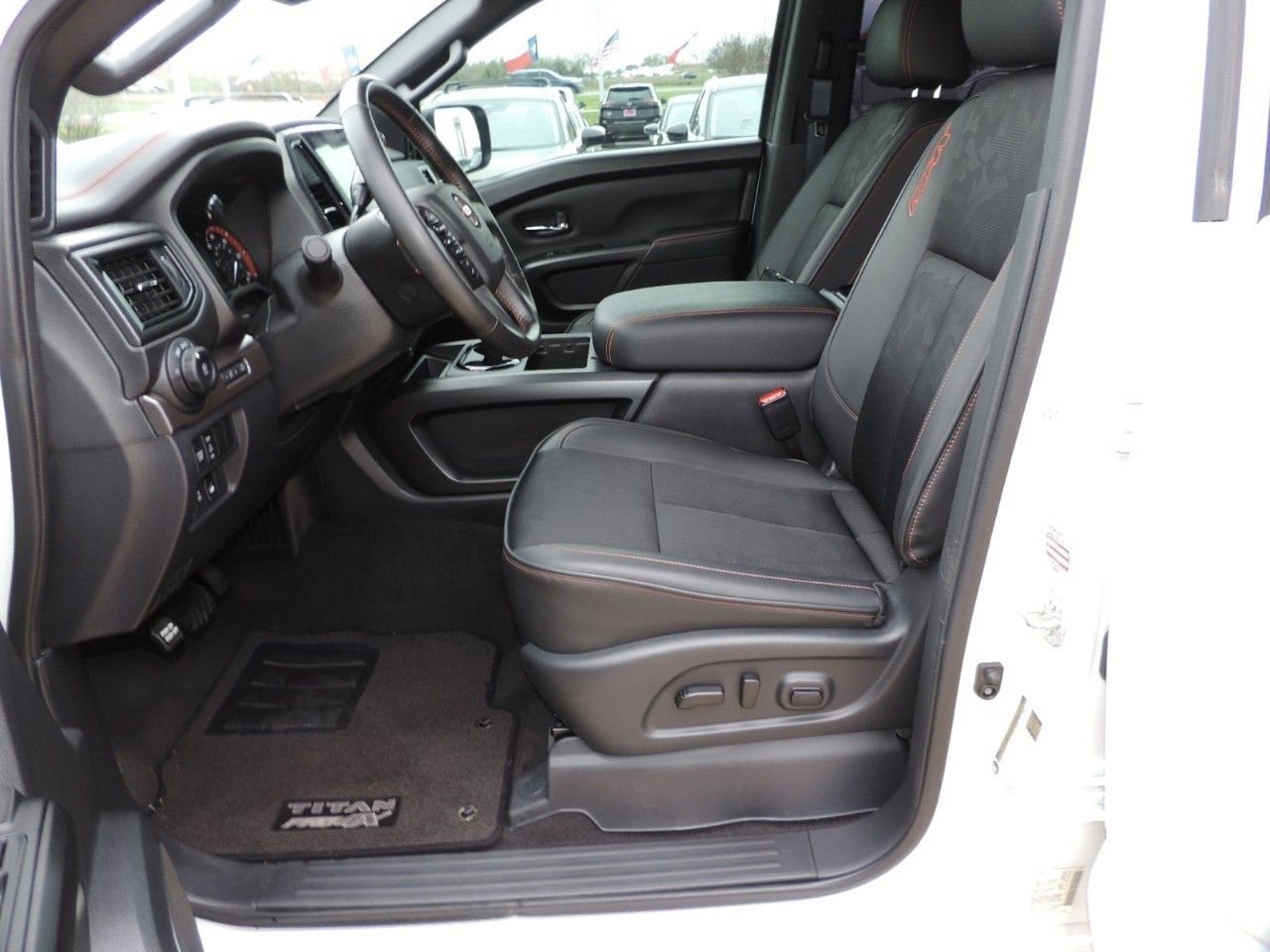 Used 2023 Nissan Titan PRO-4X image 20