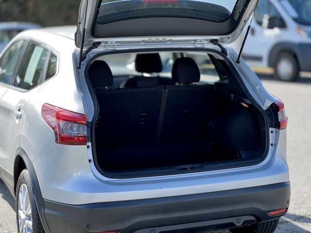 Used 2021 Nissan Rogue Sport S image 45