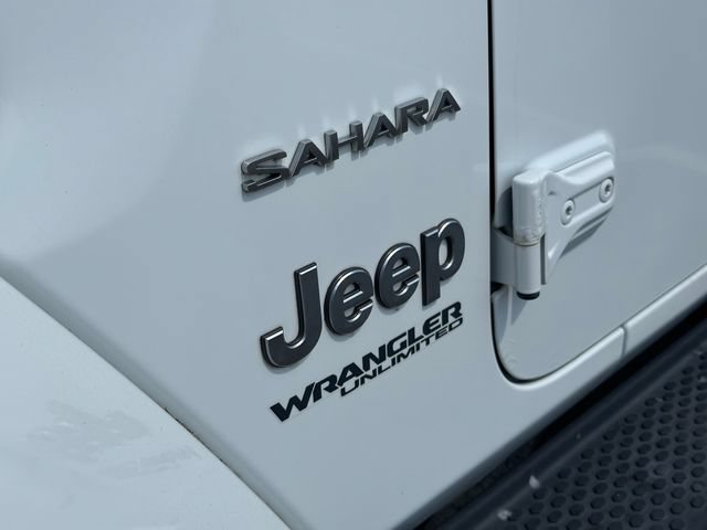Used 2018 Jeep Wrangler Unlimited Sahara AWD/4WD image 41
