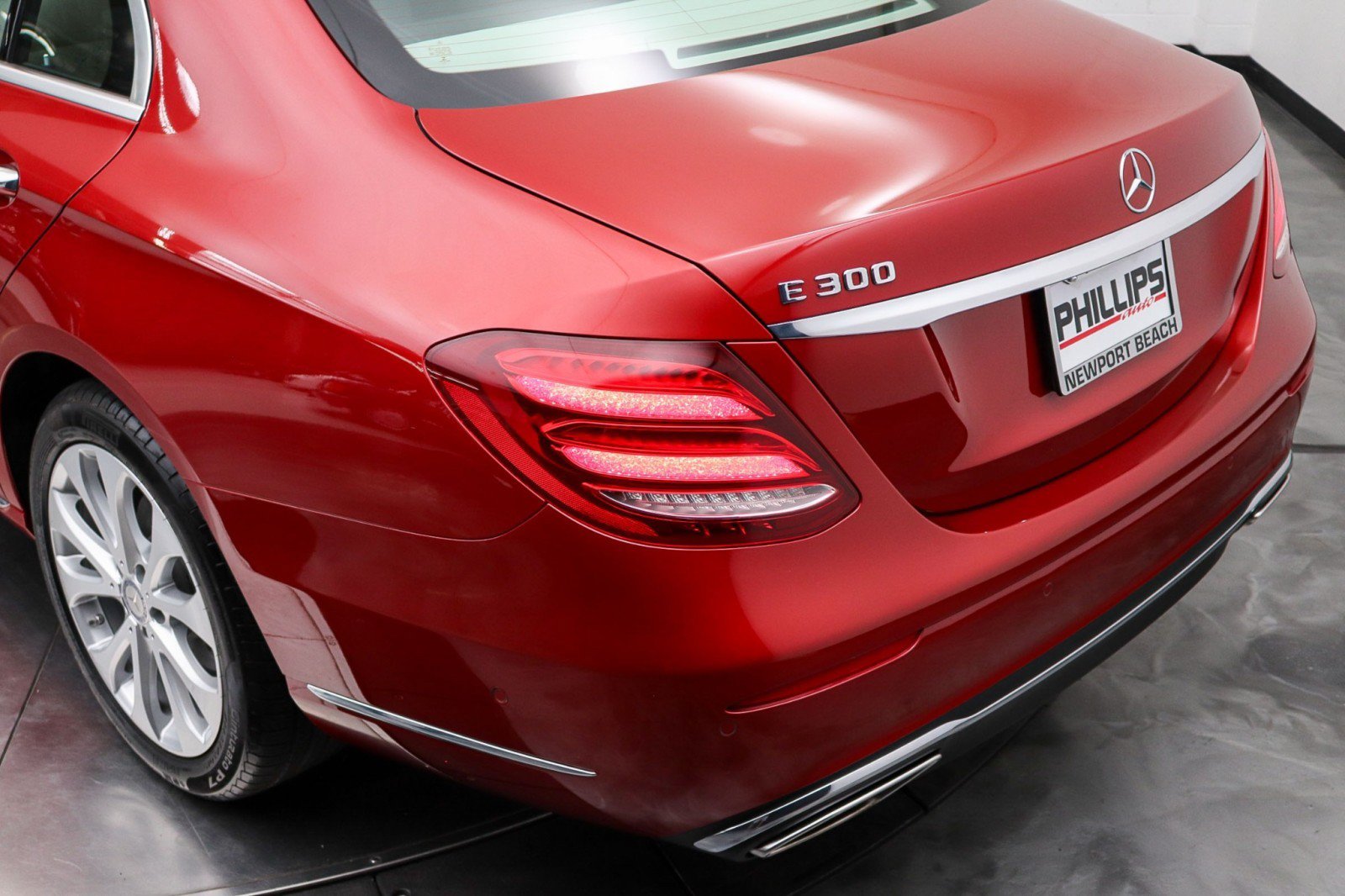 Used 2017 Mercedes-Benz E 300 image 13