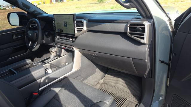 Used 2025 Toyota Tundra Limited image 29