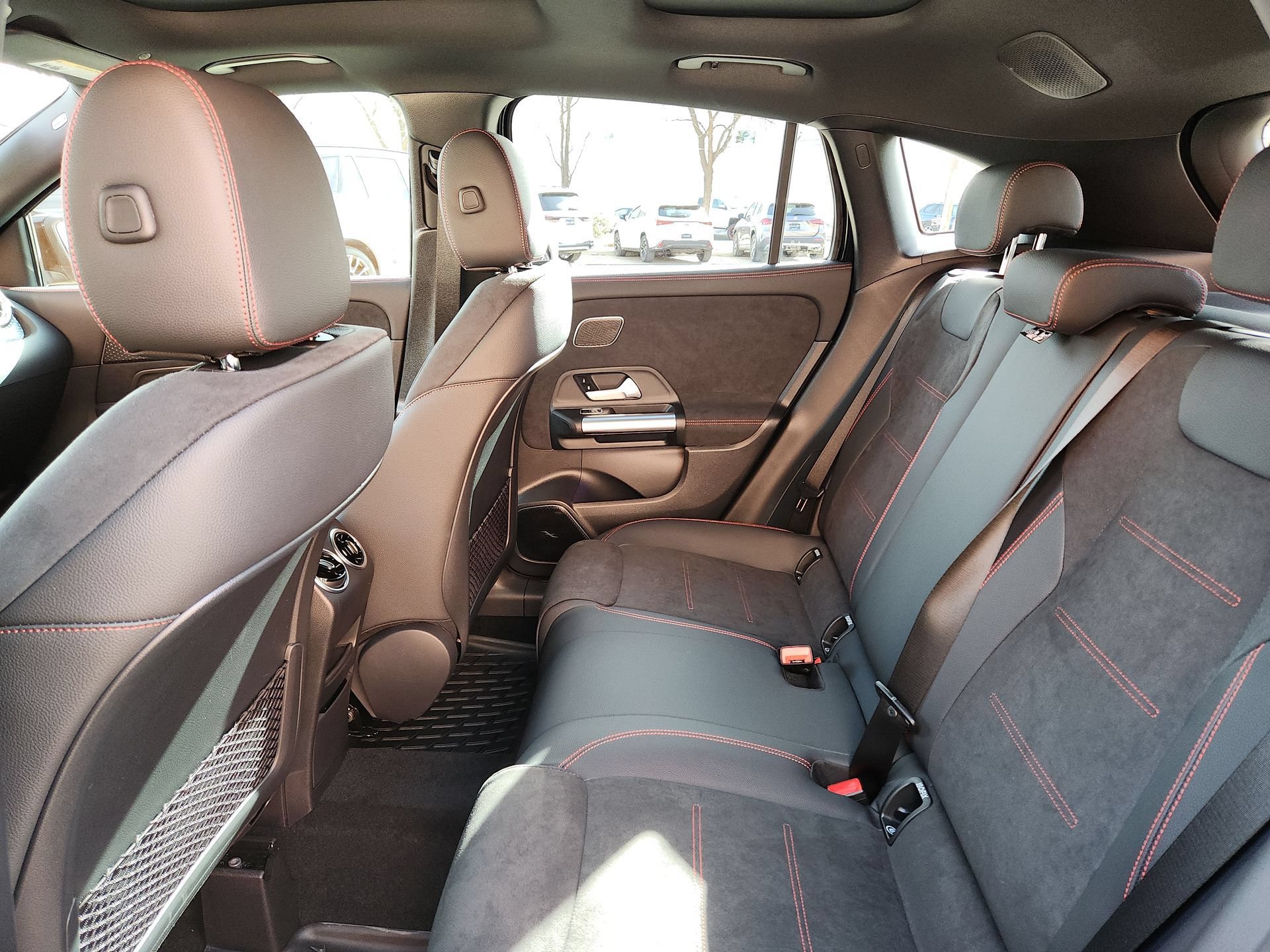 New 2025 Mercedes-Benz GLA 250 4MATIC image 13