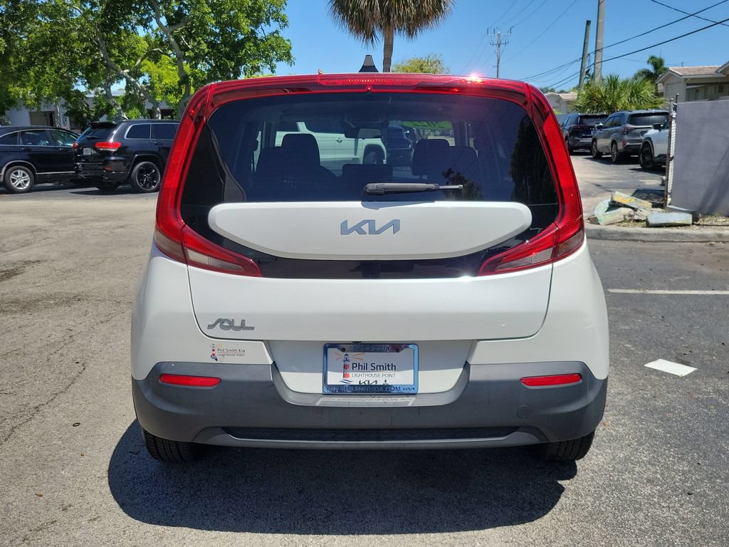 Certified 2022 Kia Soul LX FWD image 8