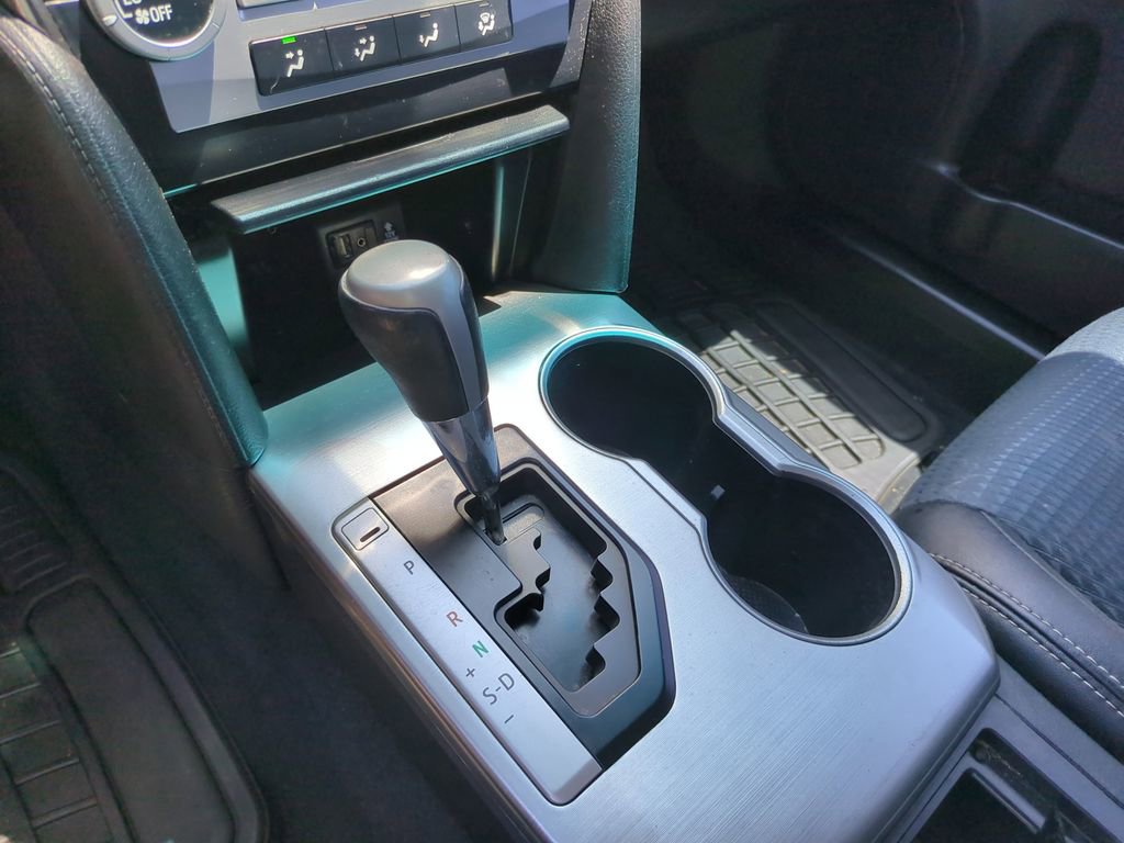 Used 2014 Toyota Camry SE FWD image 23