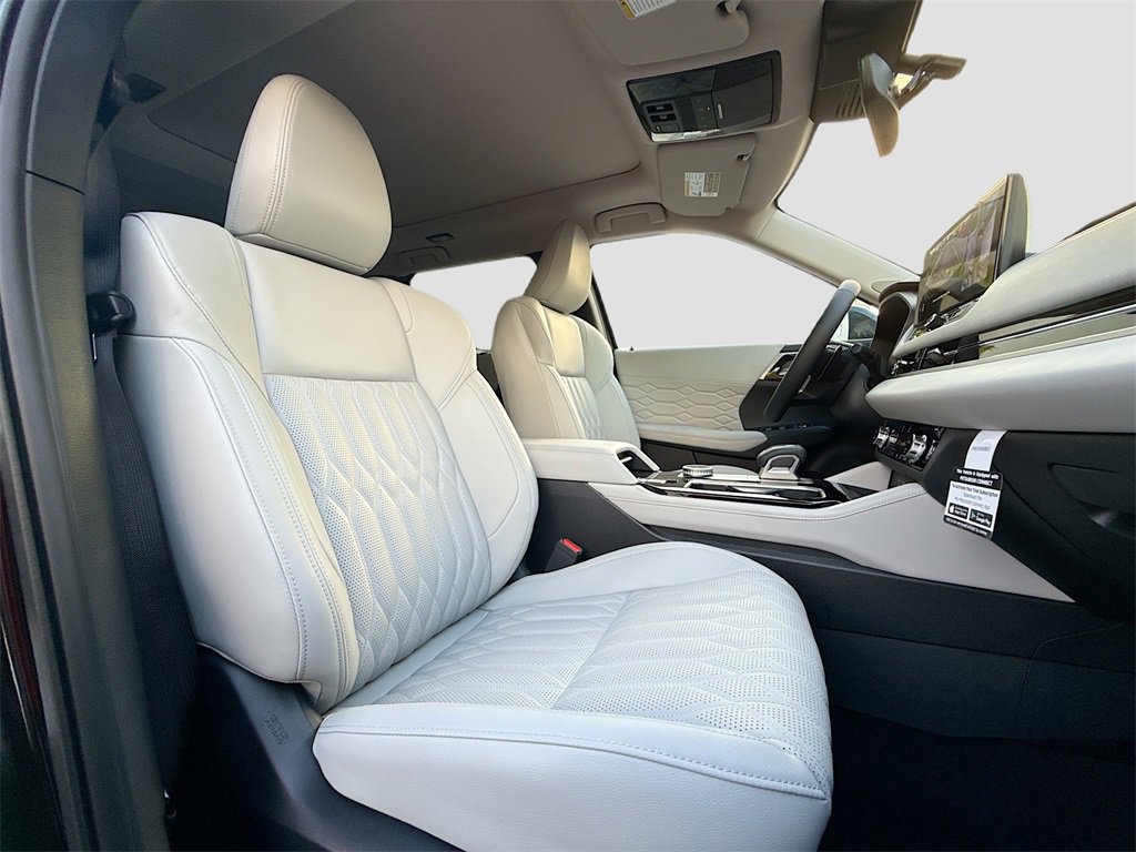 New 2025 Mitsubishi Outlander SEL image 31