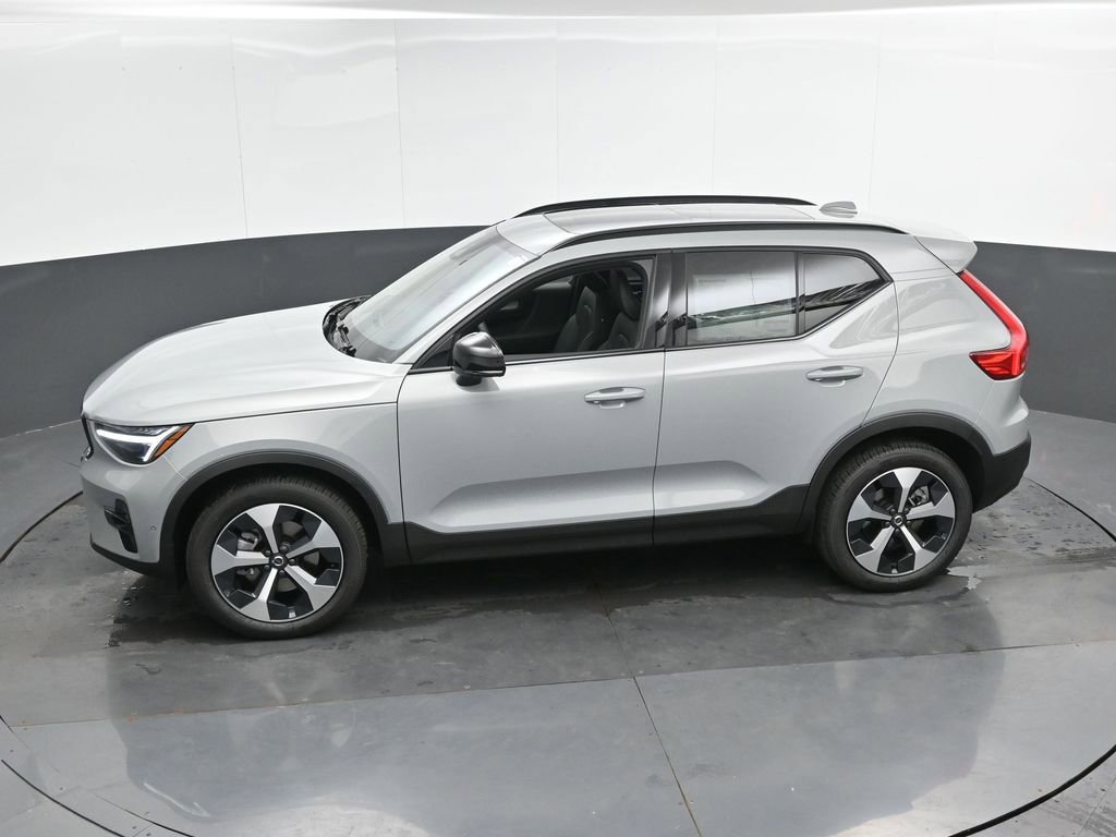 New 2026 Volvo XC40 B5 Plus w/ Protection Package Premier AWD/4WD image 35