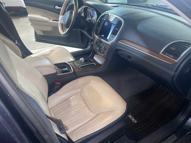 Used 2017 Chrysler 300 C Platinum w/ Safetytec Plus Group image 14
