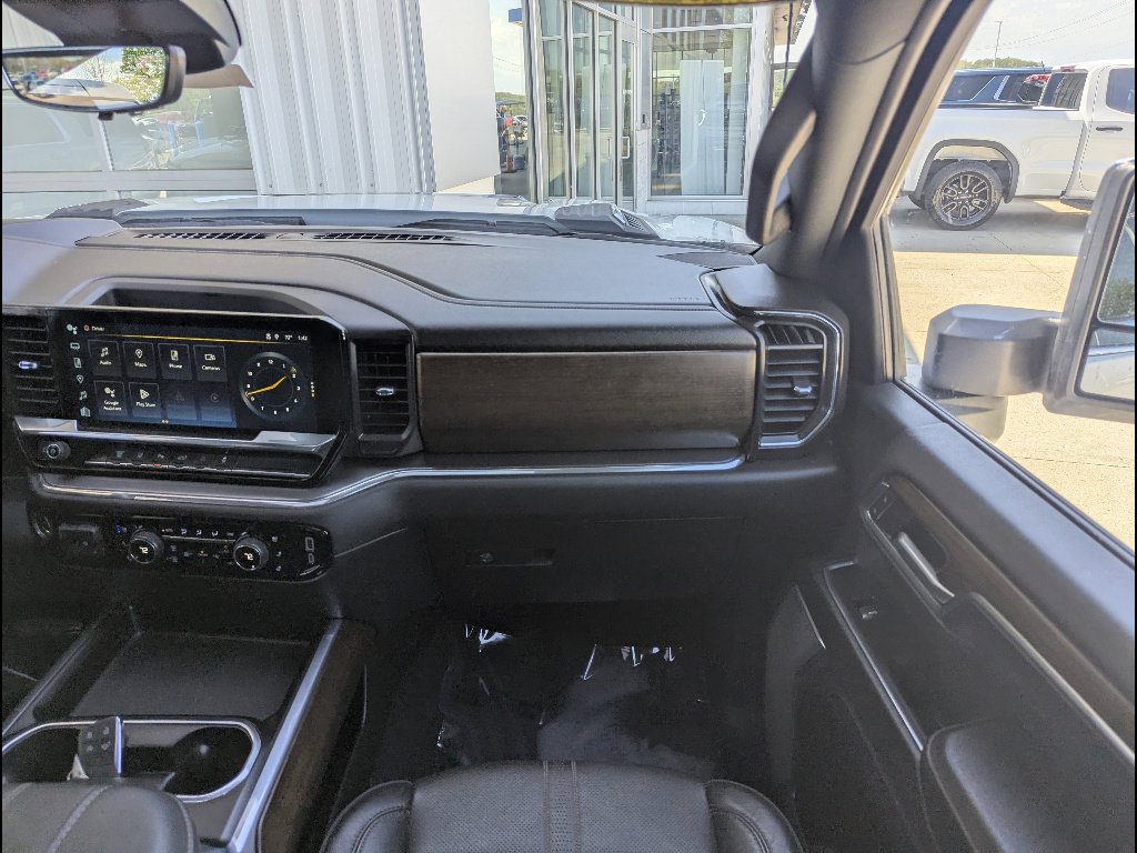 Used 2024 Chevrolet Silverado 2500 High Country w/ High Country Premium Package image 4