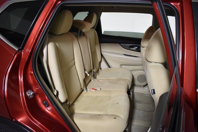 Used 2015 Nissan Rogue SV image 29