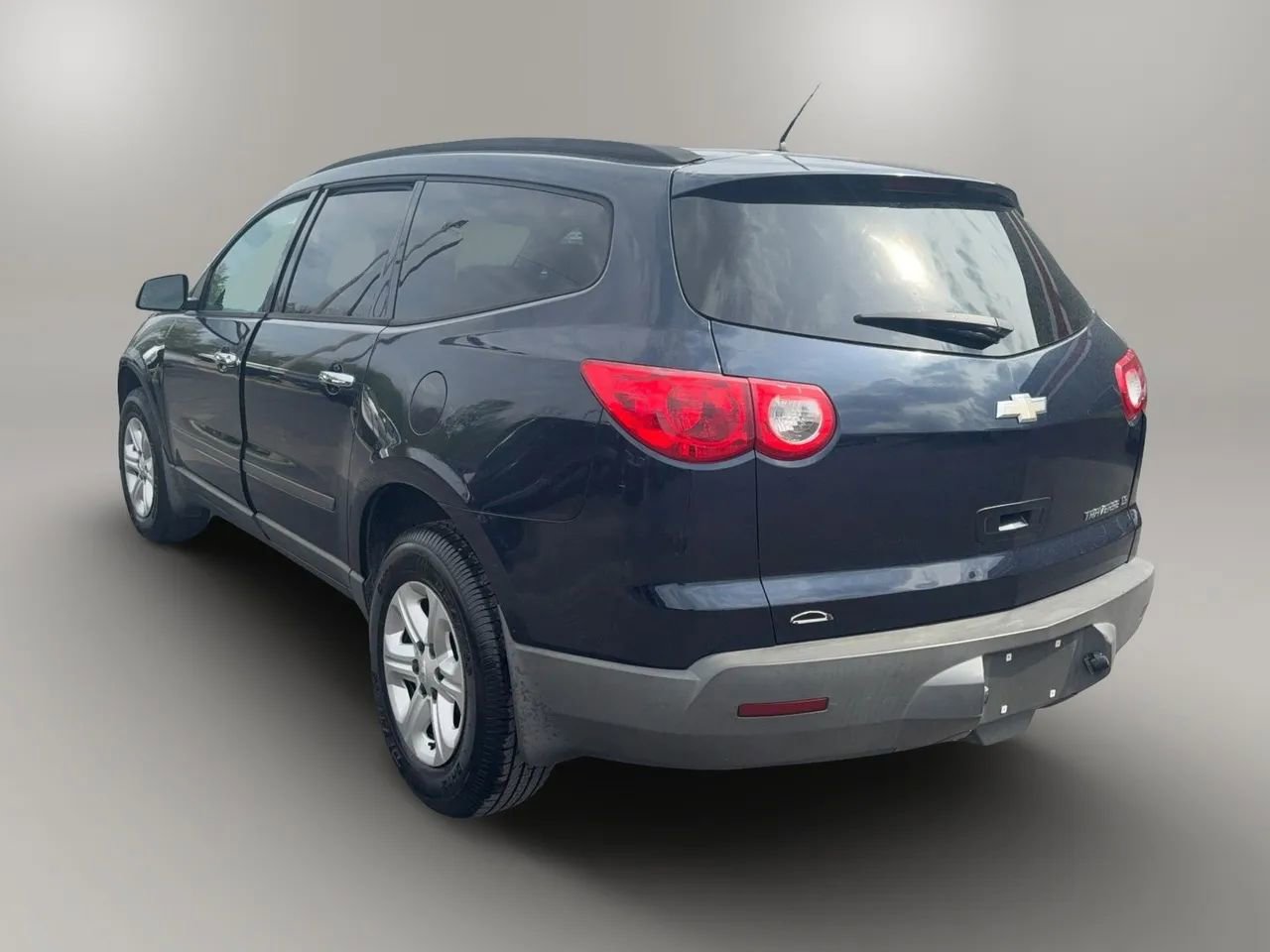 Used 2012 Chevrolet Traverse LS image 4