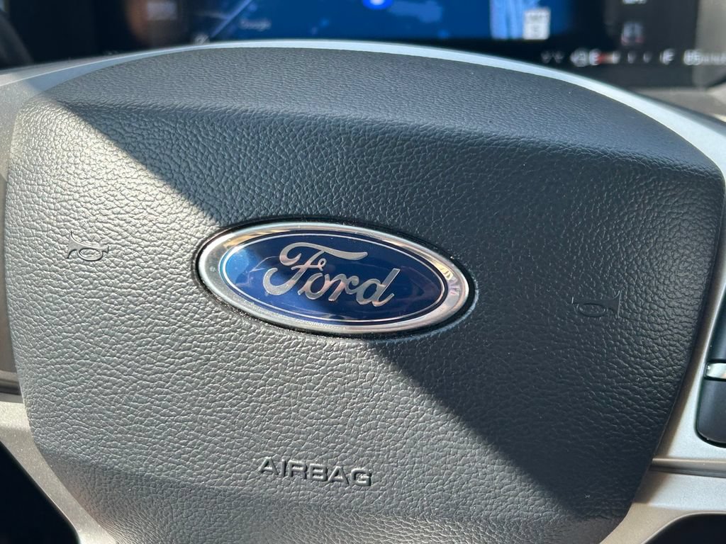 Used 2025 Ford Explorer Active w/ Active Comfort Package RWD image 37