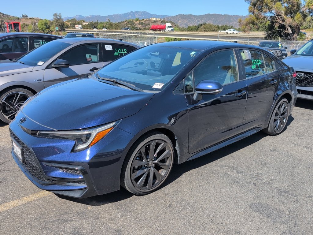 Certified 2024 Toyota Corolla SE FWD image 1