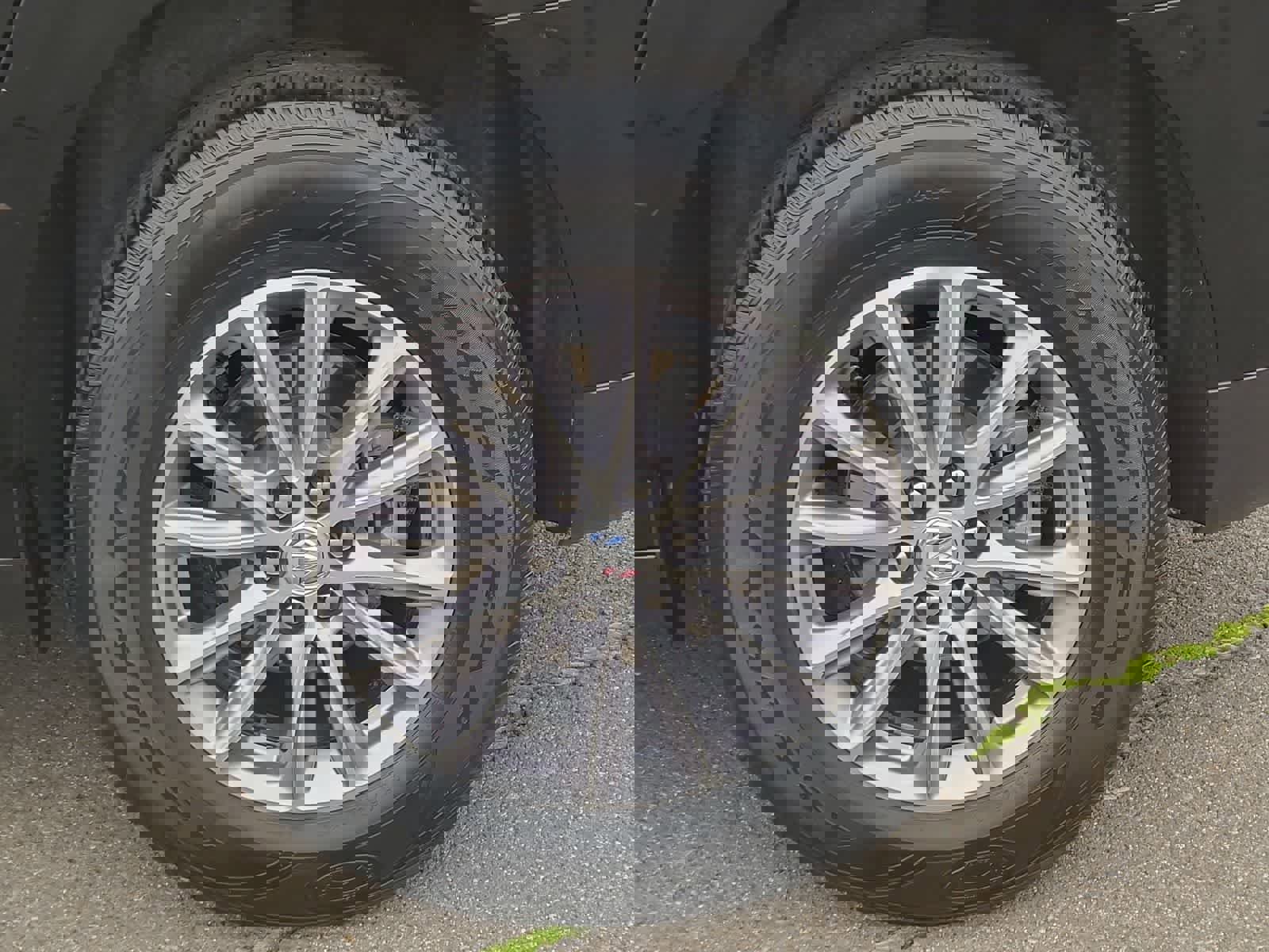 Used 2024 Buick Enclave Premium image 16