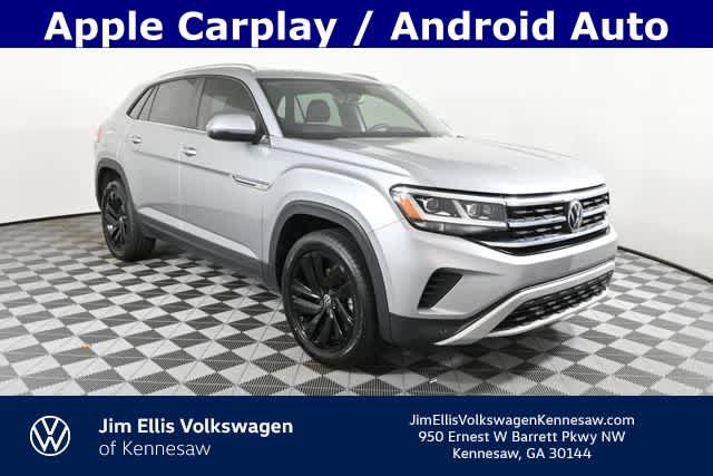 Certified 2023 Volkswagen Atlas Cross Sport SE w/ Panoramic Sunroof Package image 2