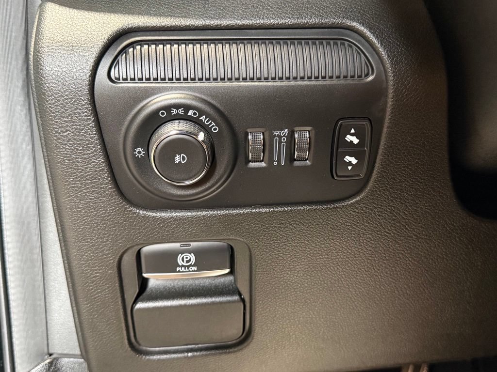 Certified 2022 Jeep Wagoneer Series III w/ Premium Group I AWD/4WD image 19