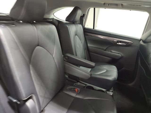 Used 2023 Toyota Highlander Platinum AWD/4WD image 21