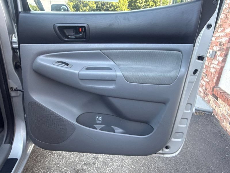Used 2010 Toyota Tacoma 4x4 Double Cab V6 w/ TRD Sport Pkg image 19