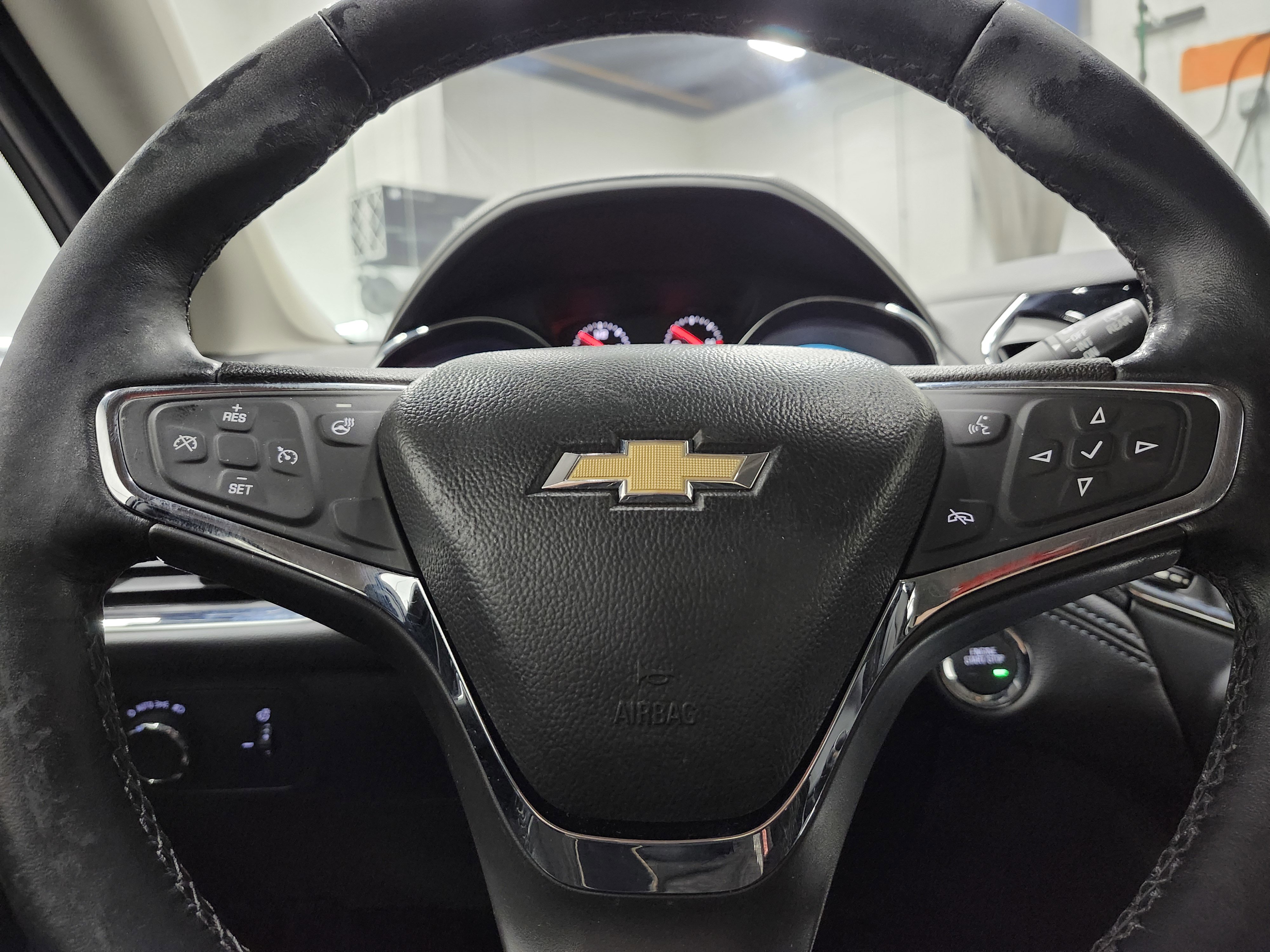 Used 2017 Chevrolet Cruze Premier image 28