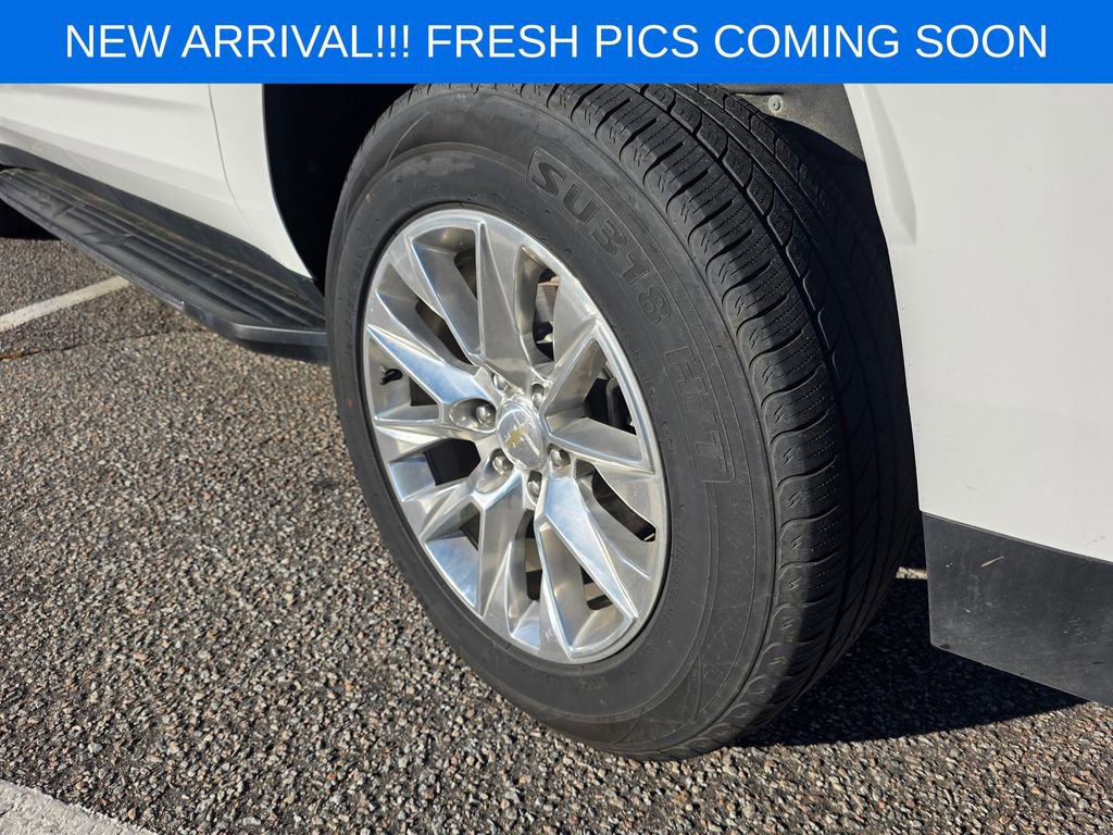 Used 2023 Chevrolet Suburban Premier image 6