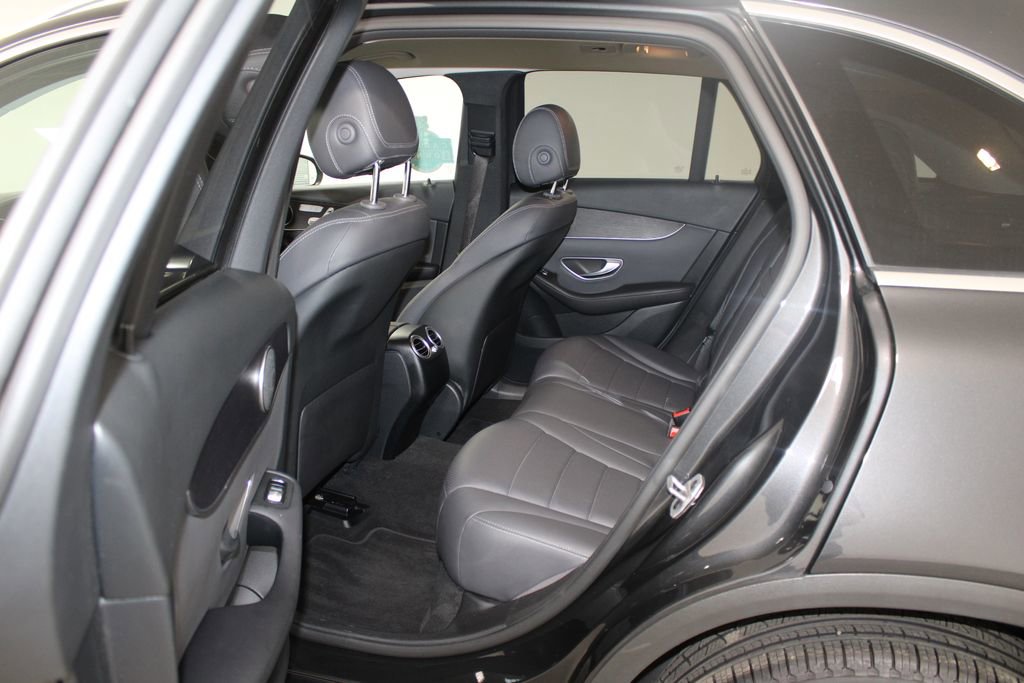 Used 2022 Mercedes-Benz GLC 300 image 24