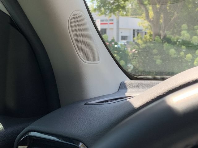 Used 2025 Honda Pilot EX-L image 11