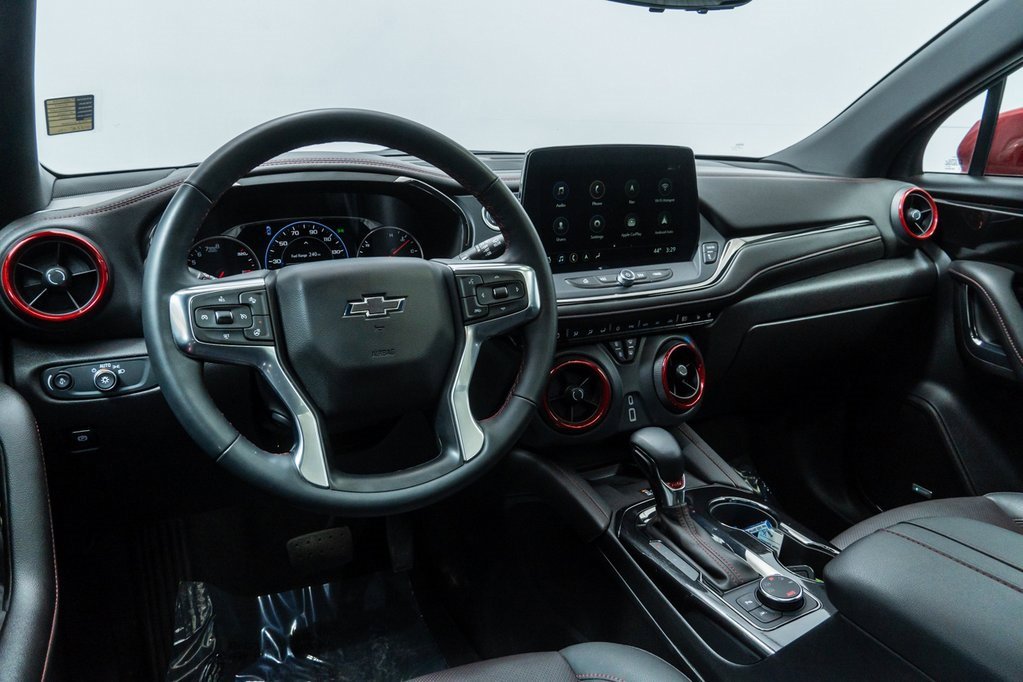 Used 2025 Chevrolet Blazer RS w/ Driver Confidence II Package image 4