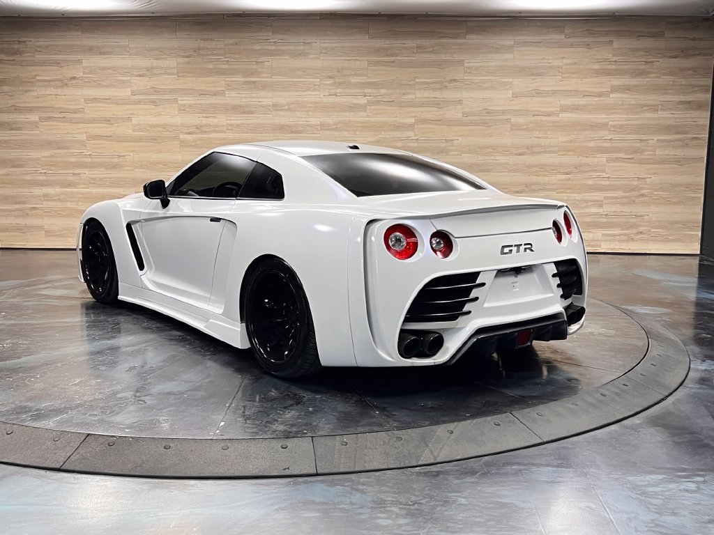 Used 2010 Nissan GT-R Premium AWD/4WD image 13