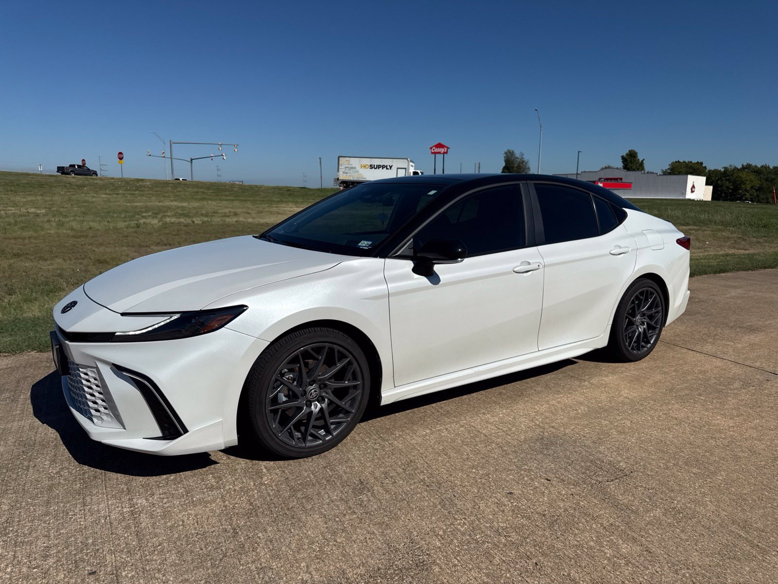 Used 2025 Toyota Camry XSE w/ Premium Package FWD image 1