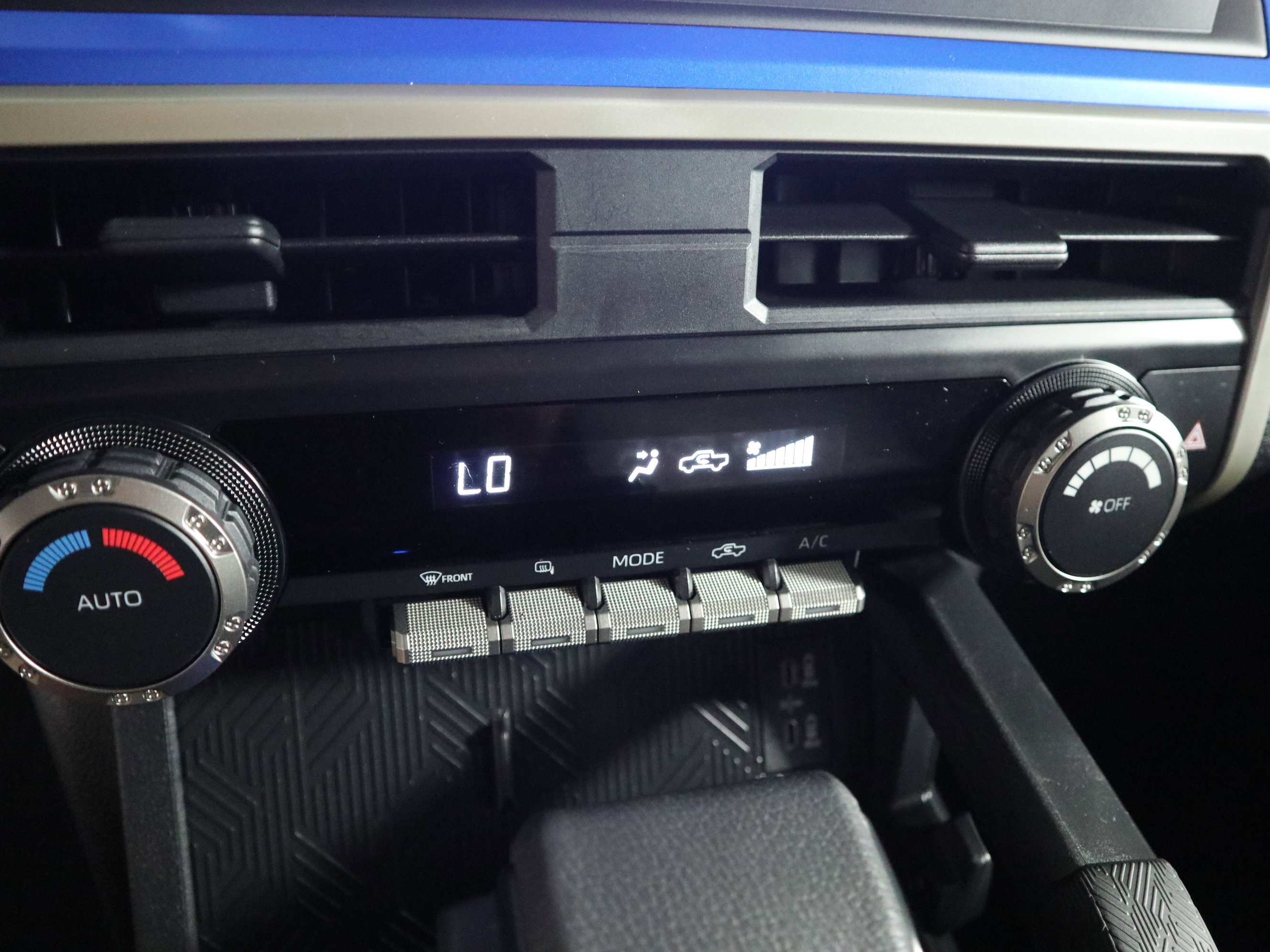 Used 2024 Toyota Tacoma TRD Sport image 33