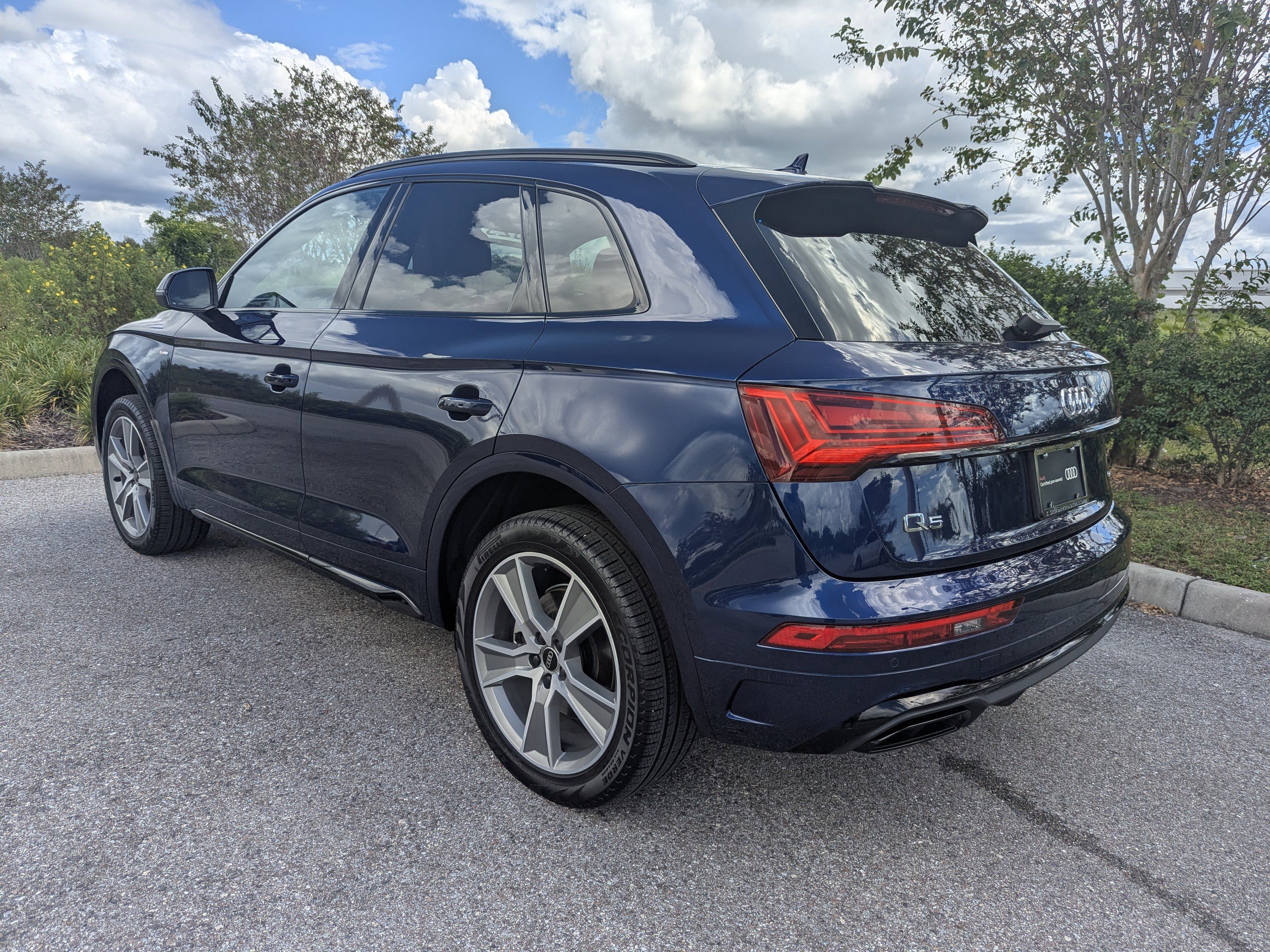 Certified 2025 Audi Q5 2.0T Premium w/ Convenience Plus Package image 6
