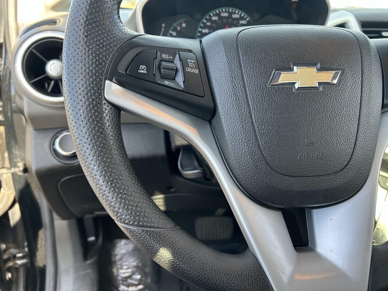 Used 2019 Chevrolet Sonic LT FWD image 27