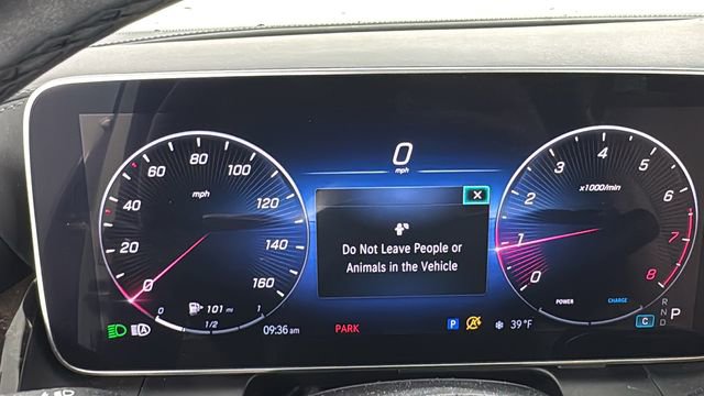 Used 2024 Mercedes-Benz GLC 300 4MATIC image 23