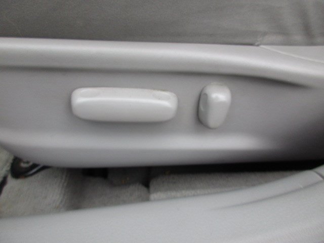 Used 2010 Toyota Camry LE FWD image 18