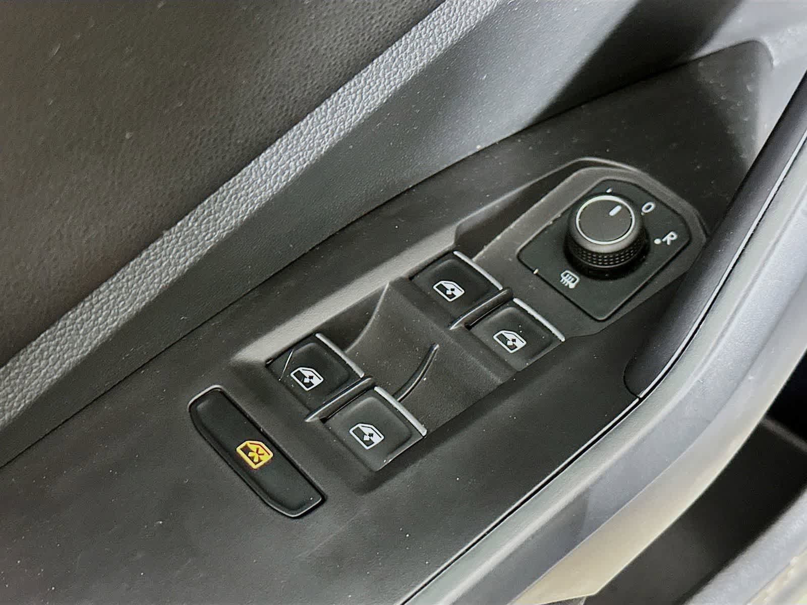 Used 2024 Volkswagen Jetta SE FWD image 28