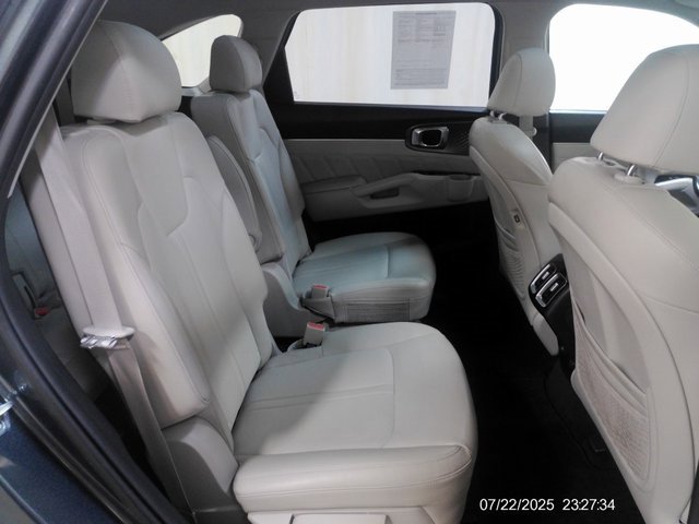 Used 2021 Kia Sorento SX image 26