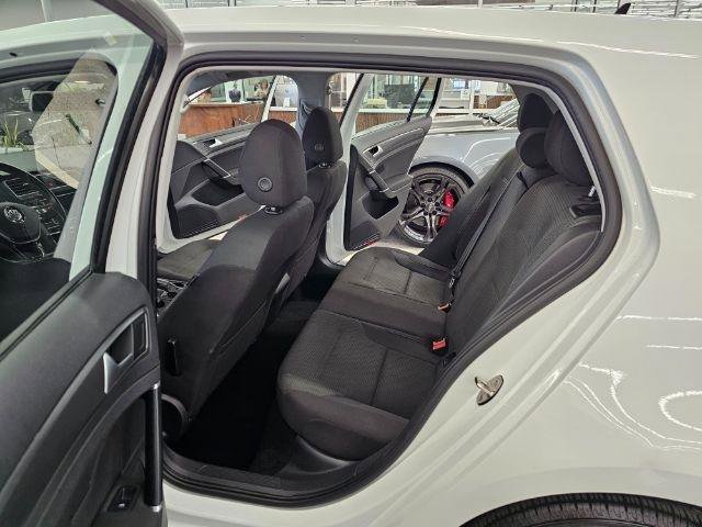 Used 2019 Volkswagen Golf S image 29