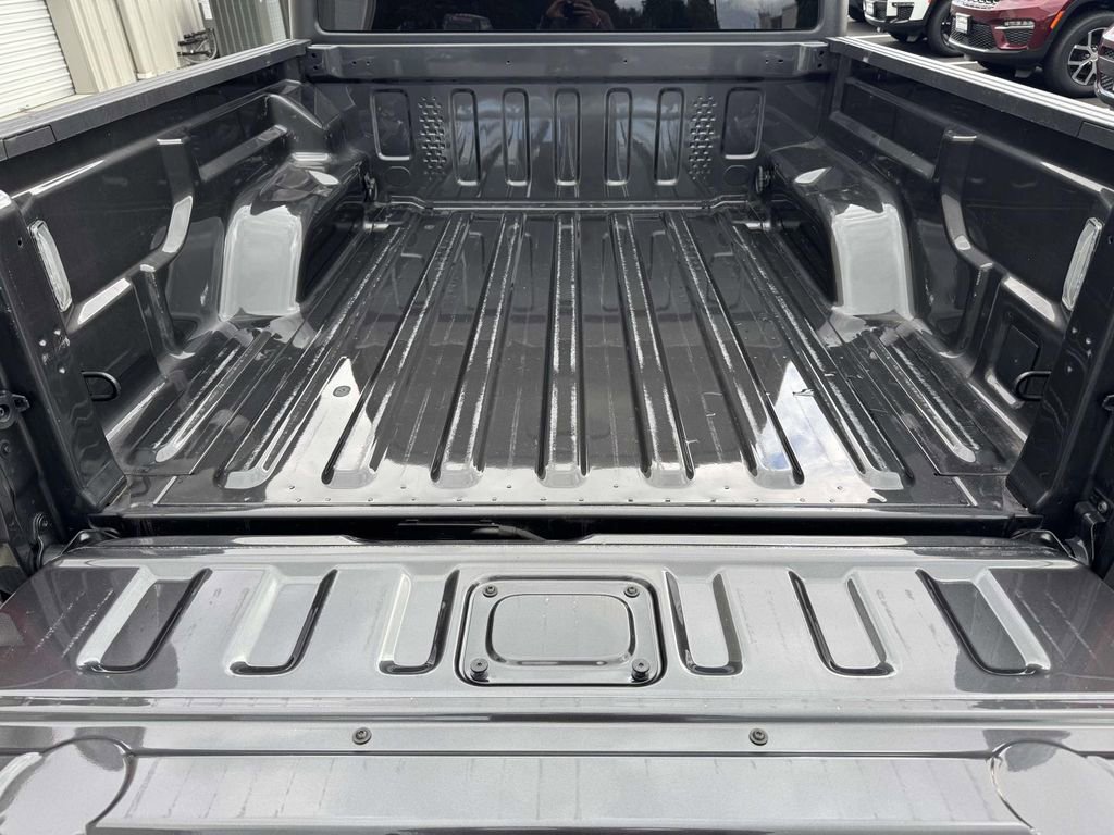 Used 2021 Jeep Gladiator Sport image 9