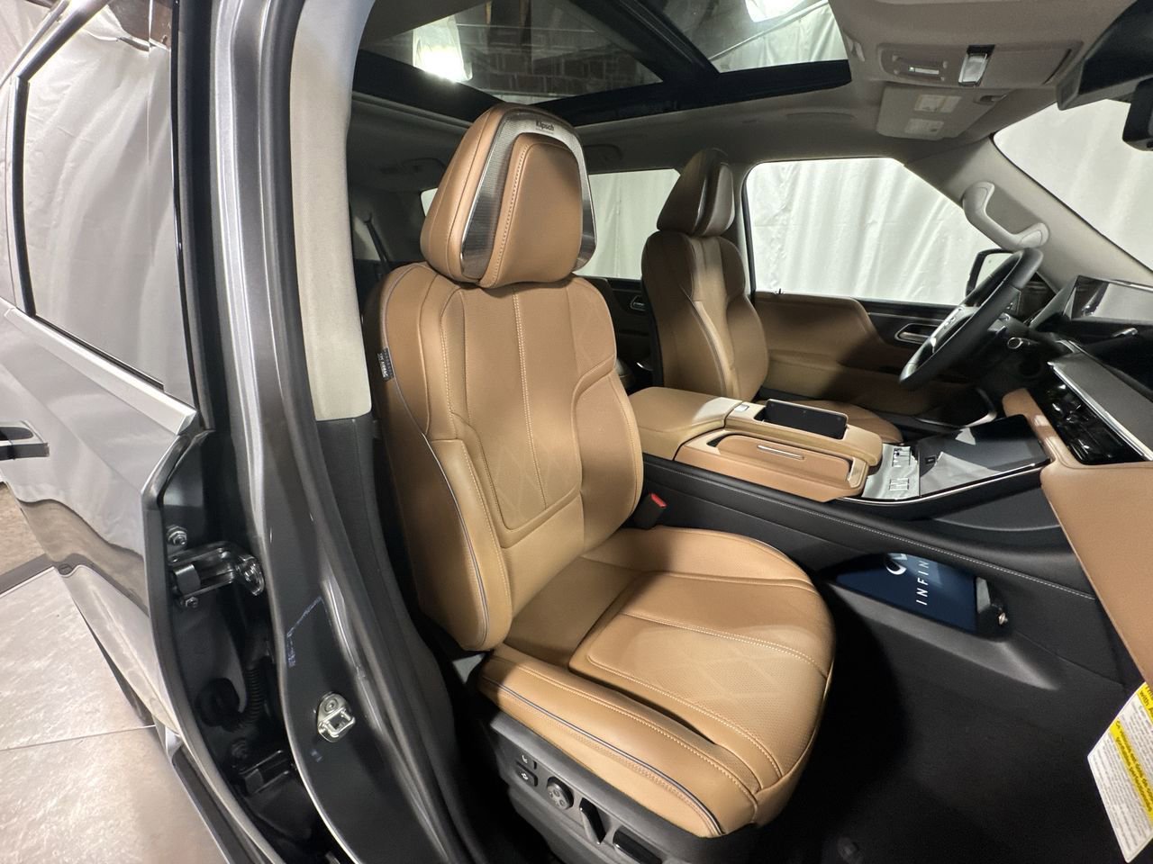New 2025 INFINITI QX80 Sensory image 32
