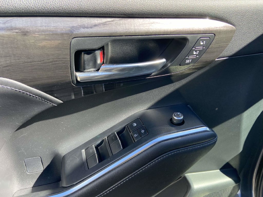 Used 2020 Toyota Highlander Platinum AWD/4WD image 14