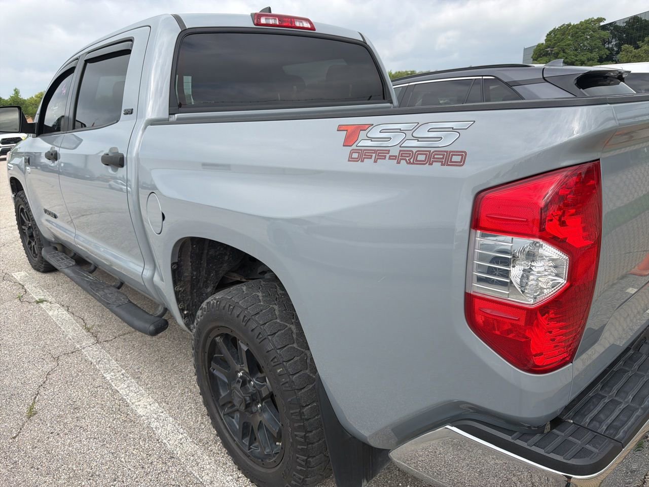 Used 2021 Toyota Tundra SR5 w/ SR5 Leather Package RWD image 8