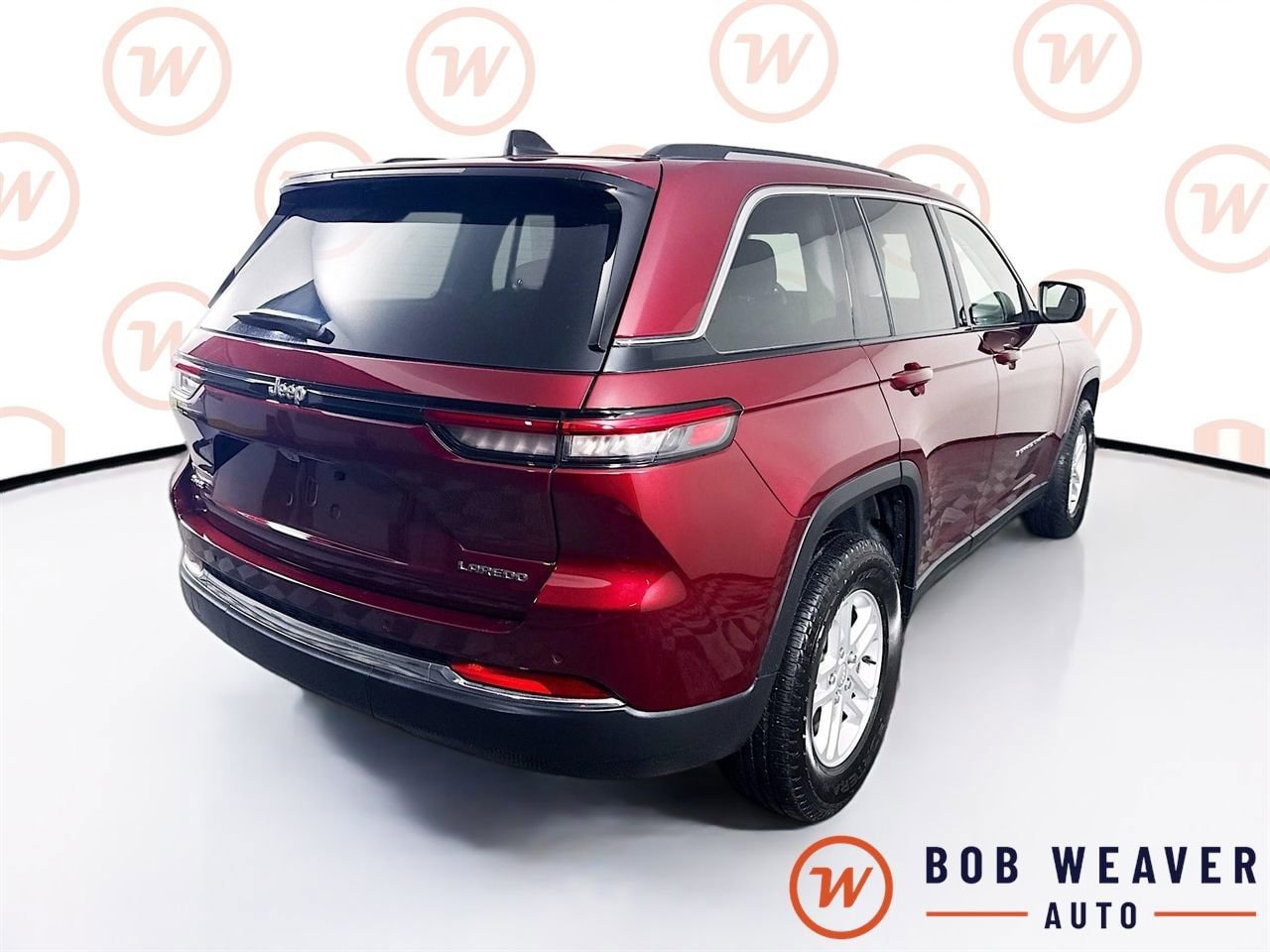Used 2023 Jeep Grand Cherokee Laredo AWD/4WD image 8