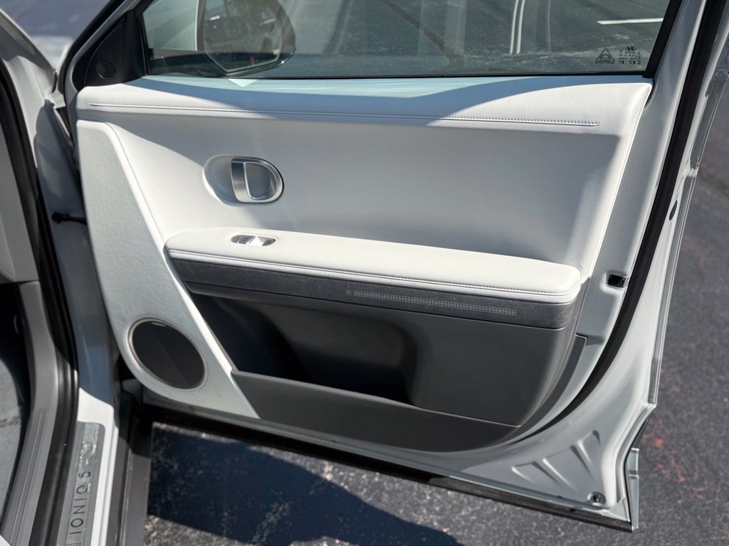 Used 2023 Hyundai Ioniq 5 Limited AWD/4WD image 22