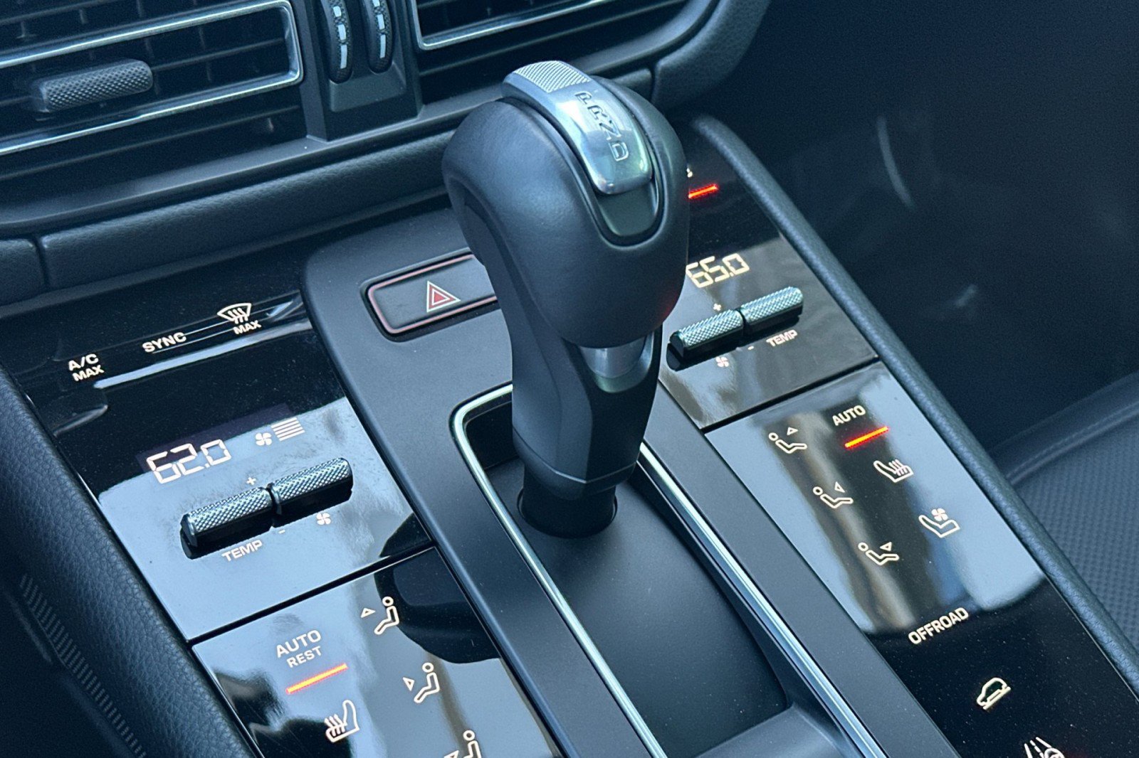 Used 2025 Porsche Macan image 22