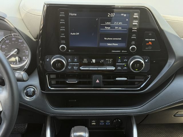 Used 2022 Toyota Highlander XSE FWD image 16